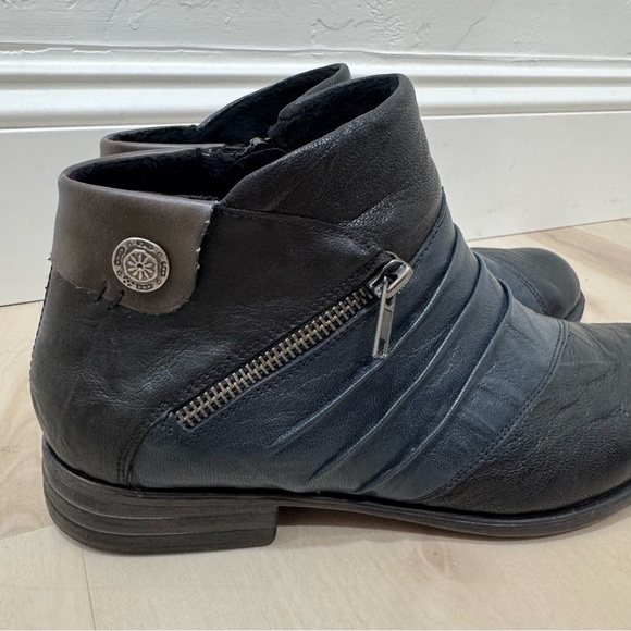 Remonte Black and Gray Ankle Booties - Picture 4 of 15